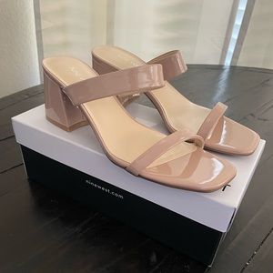 NEW NINE WEST
High Heel Patent Sandals